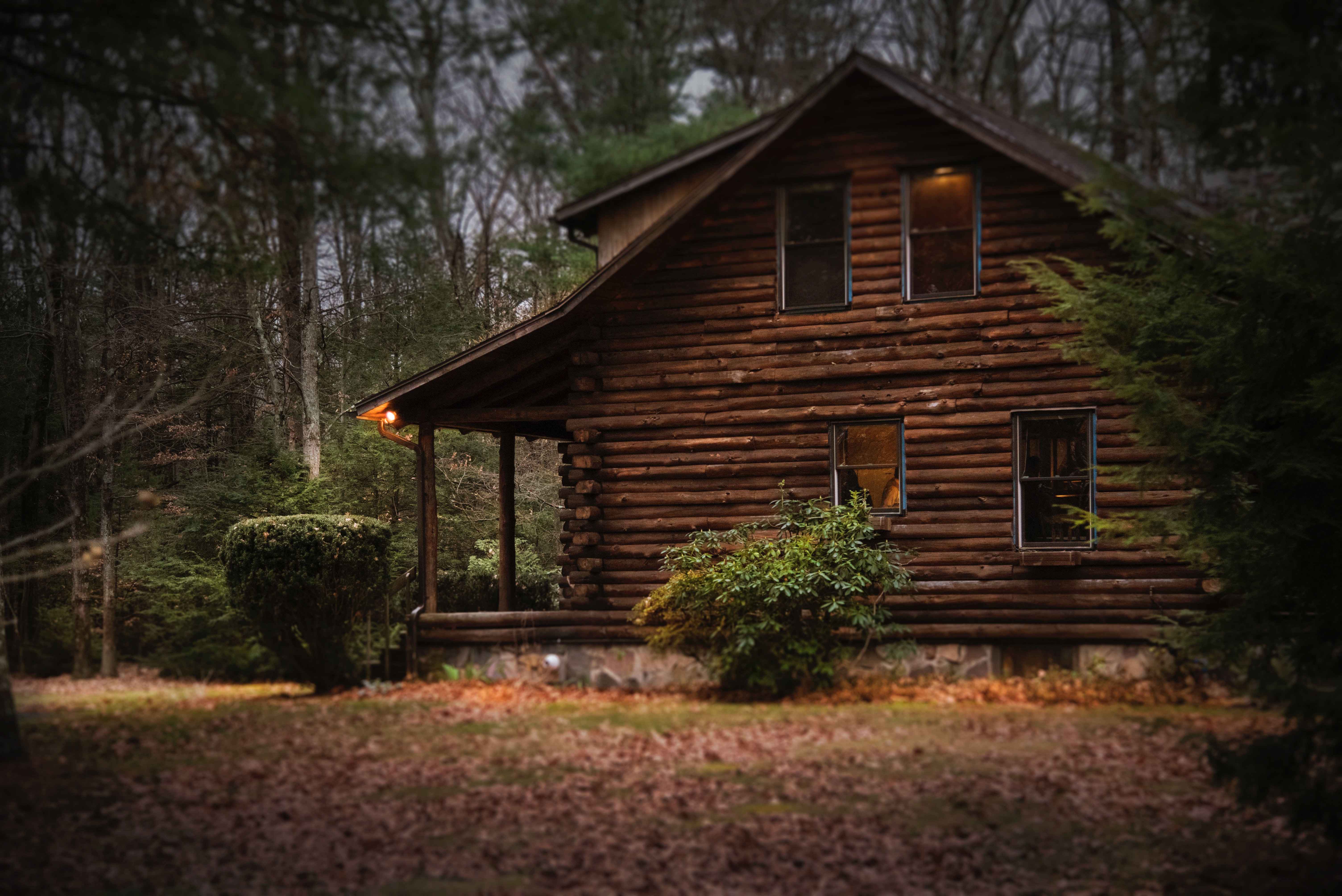 places to stay in Hocking Hills Ohio for Easter