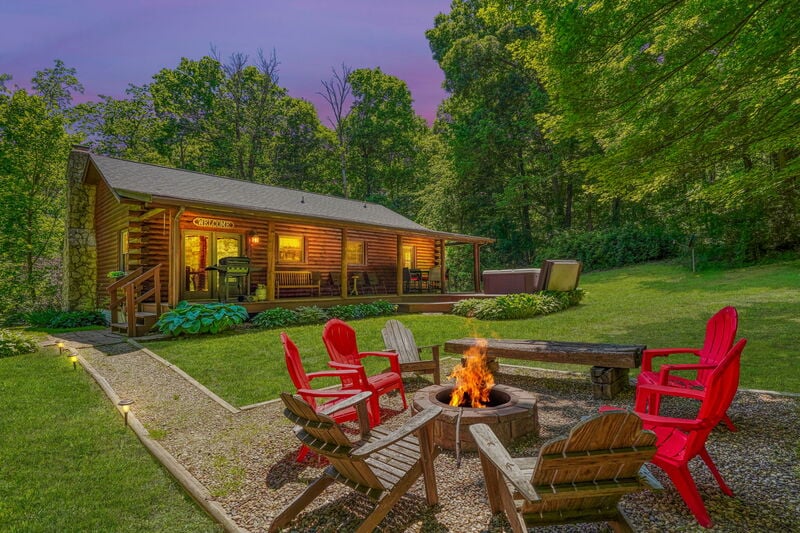 The front fireplace of one of the best vacation rentals Hocking hills offers